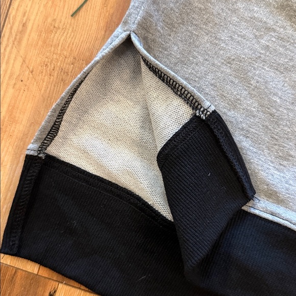 Color Block Top - Picture 5 of 5